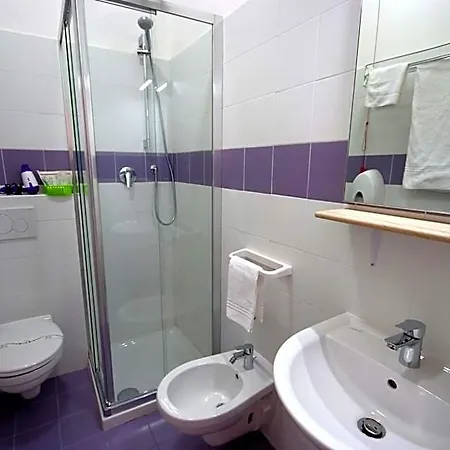 Dei 10 Colori Hotel 2*