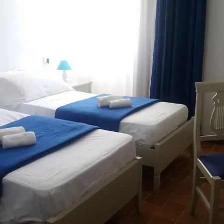 阿尔贝格戴10号克罗利旅馆