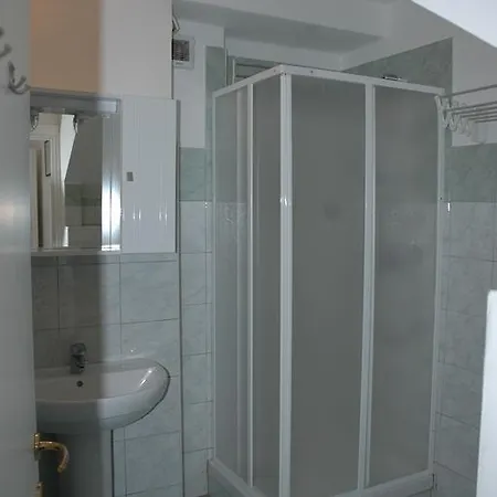 מלון Dei 10 Colori 2*