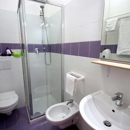 Dei 10 Colori מלון פרוצ'ו